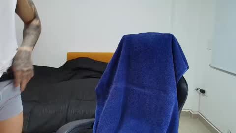 juan_gomez_1 online show from November 2025 12:05:01 AM