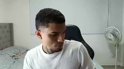 juan_gomez_1 online show from January 2026 07:30:01 PM