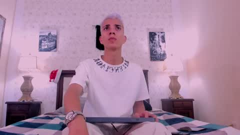 J U A N   L O V E R S online show from December 2024 01:24:02 PM