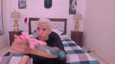 J U A N   L O V E R S online show from December 2024 12:38:01 PM