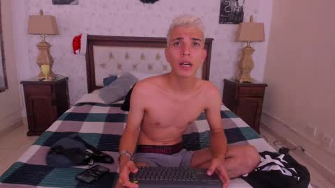 J U A N   L O V E R S online show from December 2024 03:44:01 PM