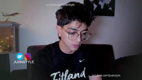 Snapshot of juancamroom chatting on October 2025 11:02:02 PM . online show from October 2025 11:02:02 PM