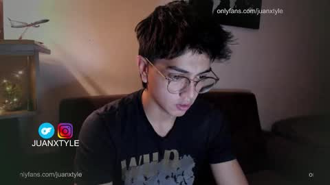 Snapshot of juancamroom chatting on October 2025 03:27:01 AM . online show from October 2025 03:27:01 AM