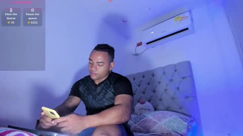 independent model online show from September 2025 03:44:01 AM