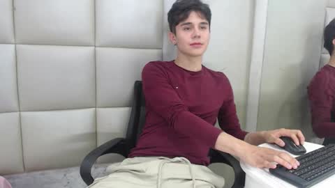 JuanGomm online show from December 2025 03:57:01 AM