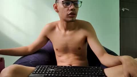 Snapshot of juansuarez204 chatting on December 2024 08:04:02 PM juansuarez204 online show from December 2024 08:04:02 PM