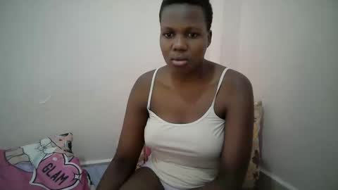 juicy_bella2 online show from September 2025 12:18:01 PM