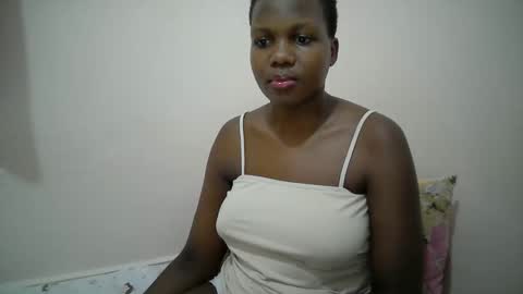 juicy_bella2 online show from September 2025 04:07:01 PM