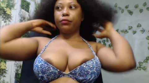 Snapshot of juicy_gold22 chatting on December 2024 09:17:02 AM Mariagold online show from December 2024 09:17:02 AM