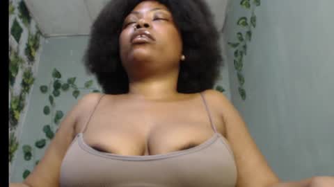 Snapshot of juicy_gold22 chatting on February 2025 10:21:01 PM Mariagold online show from February 2025 10:21:01 PM