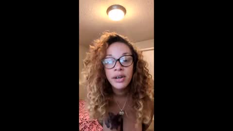 Snapshot of juicy_juju3 chatting on May 2026 05:43:02 PM juicy_juju3 online show from May 2026 05:43:02 PM