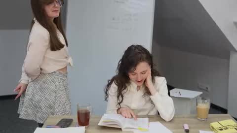 Elza online show from February 2026 12:20:01 PM