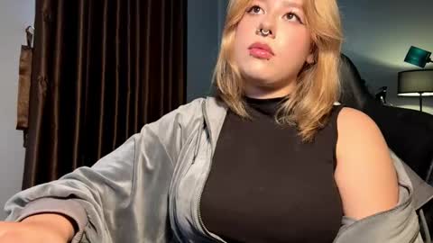 Elvia online show from March 2026 08:27:02 AM