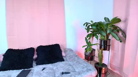 Jules and Gia online show from September 2025 10:09:01 AM