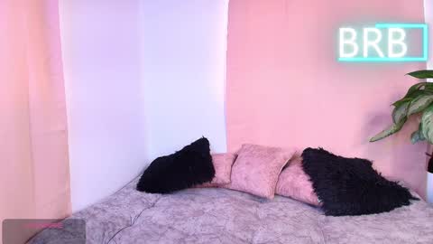 Jules and Gia online show from February 2026 06:15:01 PM