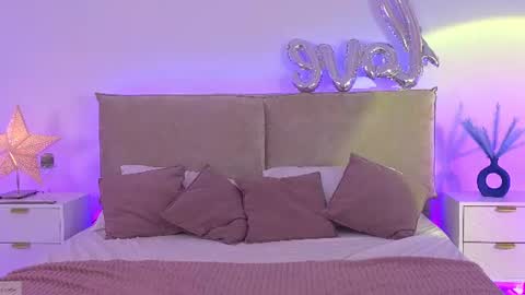 Jules Nightt online show from July 2026 09:20:01 PM