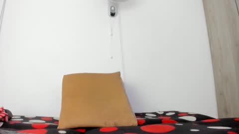 juleslake2 online show from January 2026 12:13:02 AM