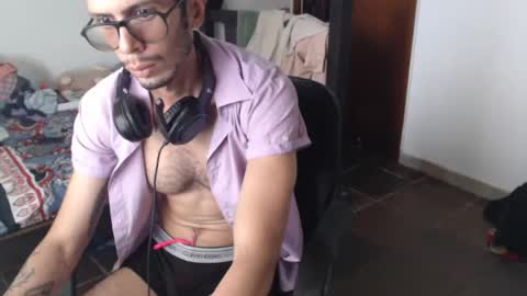 Snapshot of julfigo chatting on July 2026 04:10:02 PM Julfigo online show from July 2026 04:10:02 PM