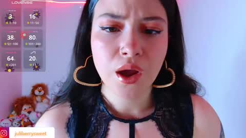 Juliana online show from November 2025 11:26:02 PM