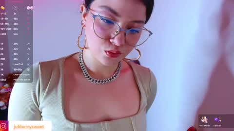 Juliana online show from November 2025 01:11:01 AM