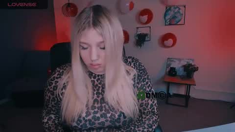 Snapshot of juli_kisss chatting on February 2025 09:34:02 AM juli kisss online show from February 2025 09:34:02 AM
