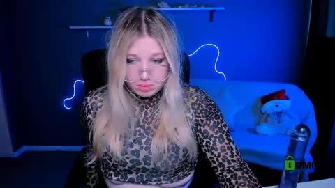 Snapshot of juli_kisss chatting on March 2025 12:44:02 PM juli kisss online show from March 2025 12:44:02 PM