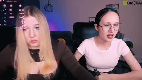 Snapshot of juli_kisss chatting on March 2025 01:25:02 PM juli kisss online show from March 2025 01:25:02 PM