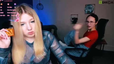 Snapshot of juli_kisss chatting on March 2025 11:01:02 PM juli kisss online show from March 2025 11:01:02 PM