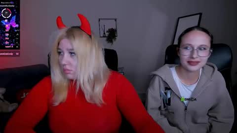 Snapshot of juli_kisss chatting on September 2025 07:25:01 PM juli kisss online show from September 2025 07:25:01 PM