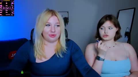 Snapshot of juli_kisss chatting on September 2025 07:37:02 PM juli kisss online show from September 2025 07:37:02 PM