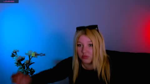 juli kisss online show from June 2026 10:25:01 AM