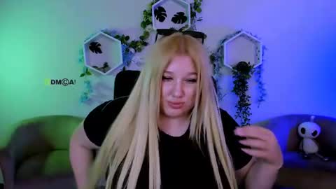 juli kisss online show from July 2026 11:04:02 PM