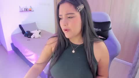 juli_santos_22 online show from December 2024 12:45:02 PM