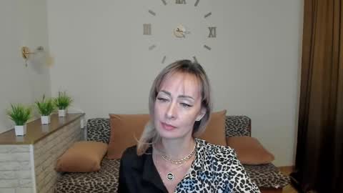 julia__cherry_ online show from December 2024 05:44:01 PM