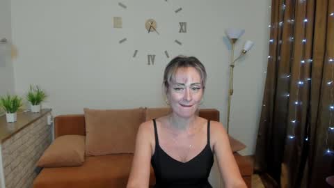 julia__cherry_ online show from December 2024 03:37:01 PM
