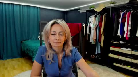 Snapshot of julia__cherry_ chatting on April 2026 03:13:01 PM julia__cherry_ online show from April 2026 03:13:01 PM
