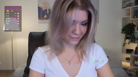 Cute online show from December 2024 06:44:01 PM