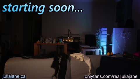 Julia Jane online show from February 2026 02:48:01 AM