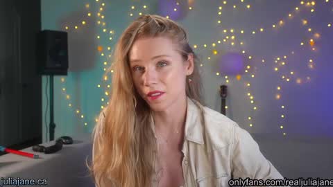 Snapshot of julia_jane chatting on May 2026 02:20:02 AM Julia Jane online show from May 2026 02:20:02 AM