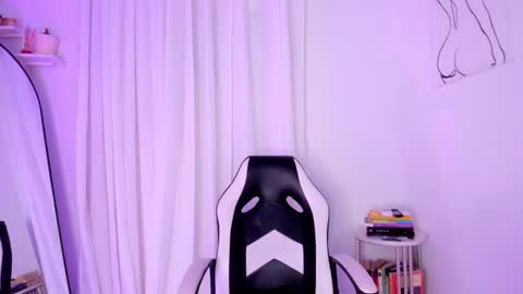 Julia online show from December 2024 11:45:01 PM