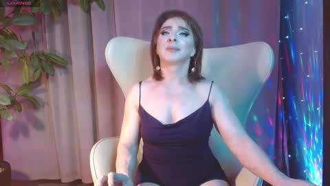 Julia online show from November 2025 09:15:01 PM