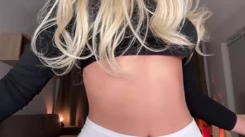 Snapshot of julia_rle chatting on October 2025 09:55:01 PM Julia R Le online show from October 2025 09:55:01 PM