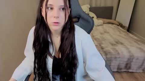 Julia Shyy online show from April 2026 01:32:01 AM