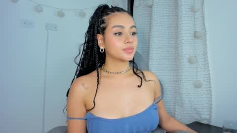 julia_strauns online show from January 2025 08:06:02 AM