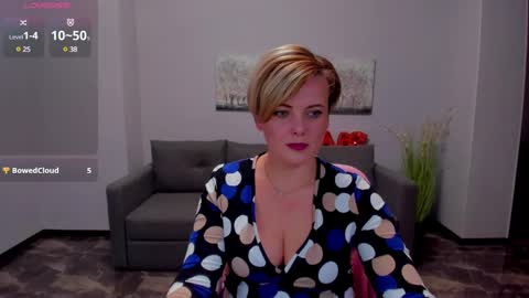Julia online show from February 2025 01:28:01 PM