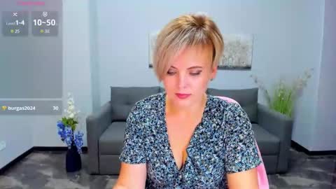 Julia online show from October 2025 06:24:02 AM