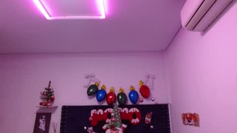 Snapshot of juliabust1 chatting on December 2024 12:16:02 PM Julia online show from December 2024 12:16:02 PM