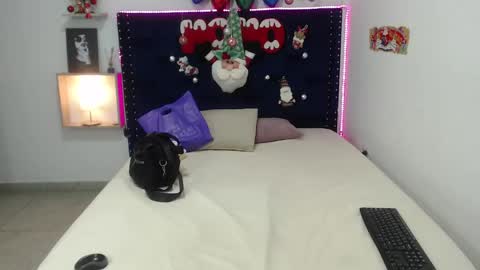 Snapshot of juliabust1 chatting on December 2024 11:11:02 AM Julia online show from December 2024 11:11:02 AM