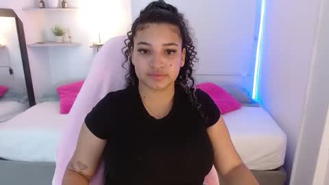 Snapshot of juliabust1 chatting on September 2025 12:17:01 PM Julia online show from September 2025 12:17:01 PM