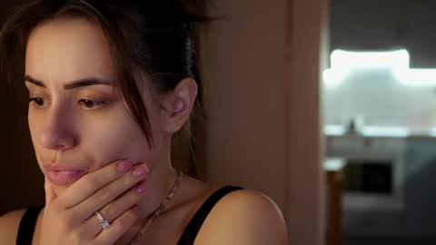 Molly online show from March 2026 03:48:01 PM